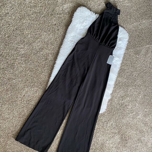 Lulus Pants Halter Jumpsuit Black NEW Zip Back Button Neck Women’s Size Small - Picture 1 of 15